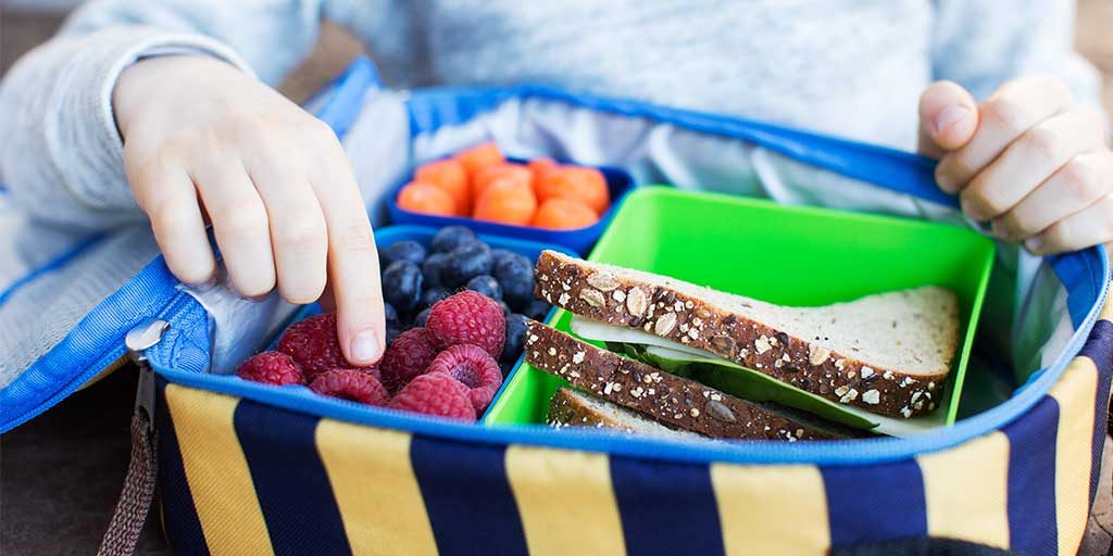 6 Healthy Road Trip Snacks for Kids (and Parents, too!)