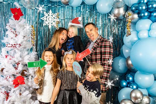 snowlandphotobooth g 34Dgb - 6 Awesome Holiday Activities for Kids