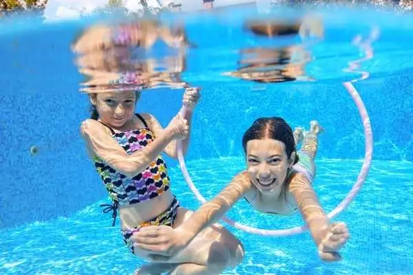 image 3 - 15 Best Swimming Pool Games for Kids in [y]