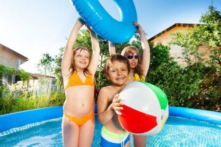 15 Best Swimming Pool Games for Kids in 2025