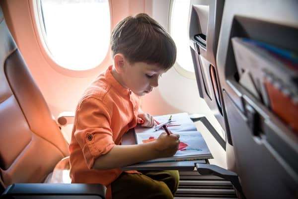 Keep your toddler entertained on the airplane
