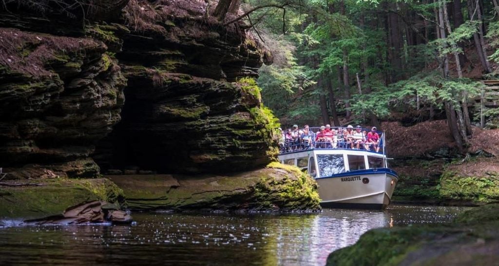 Upper Dells Boat Tour, Witches Gulch