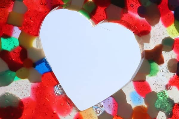 use bubble wrap, contact paper, or paint to create these valentine day crafts
