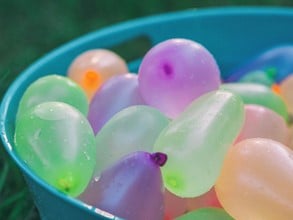 water balloon toss - 5 Fun Kids' Birthday Party Games for the Whole Family