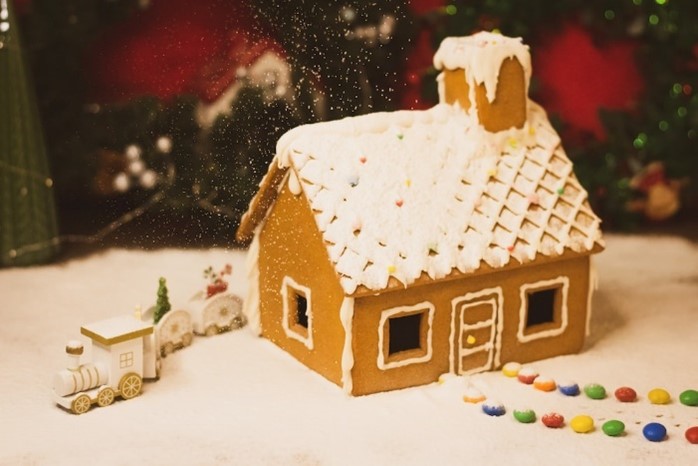 Picture51 - DIY Gingerbread House Ideas