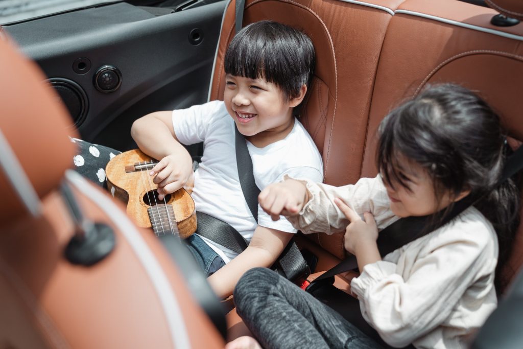 kids in car