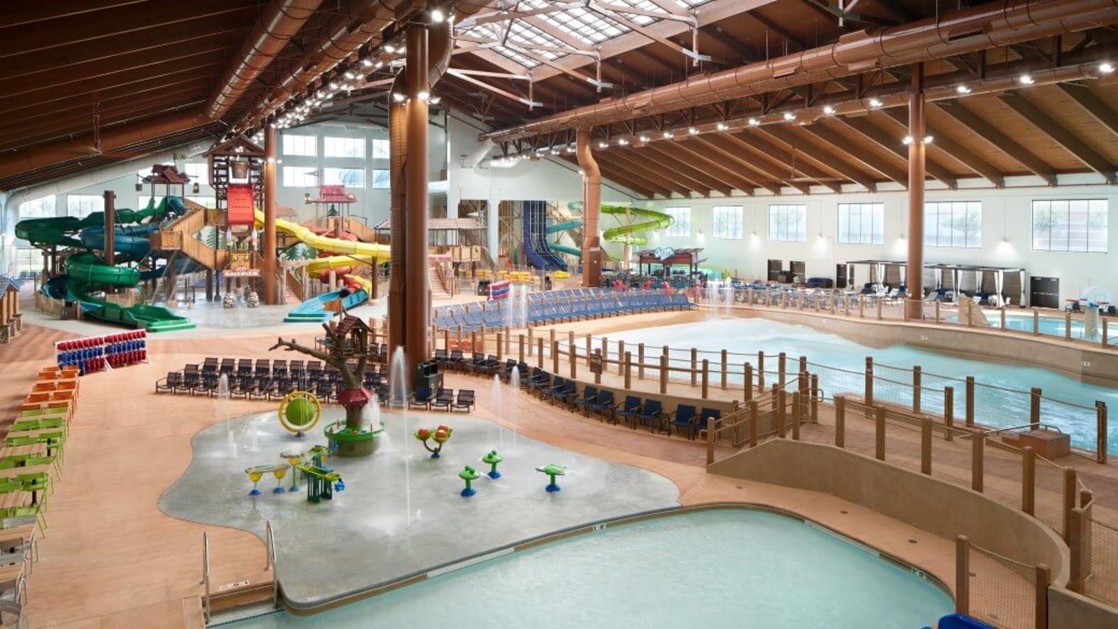 Outdoor pool at Great Wolf Lodge Manteca