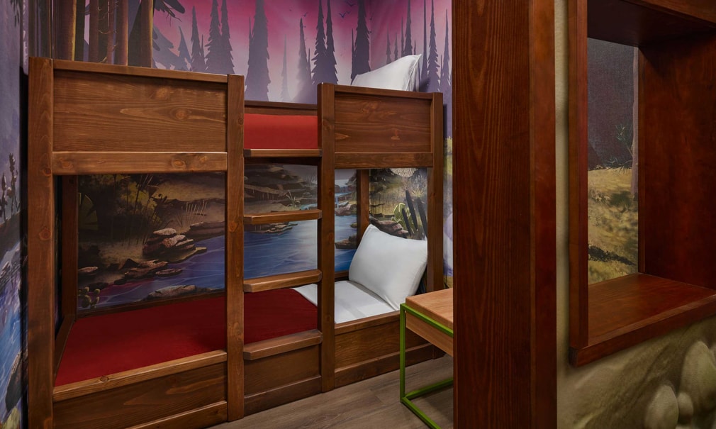 bunks beds in a wolf deb themed suite