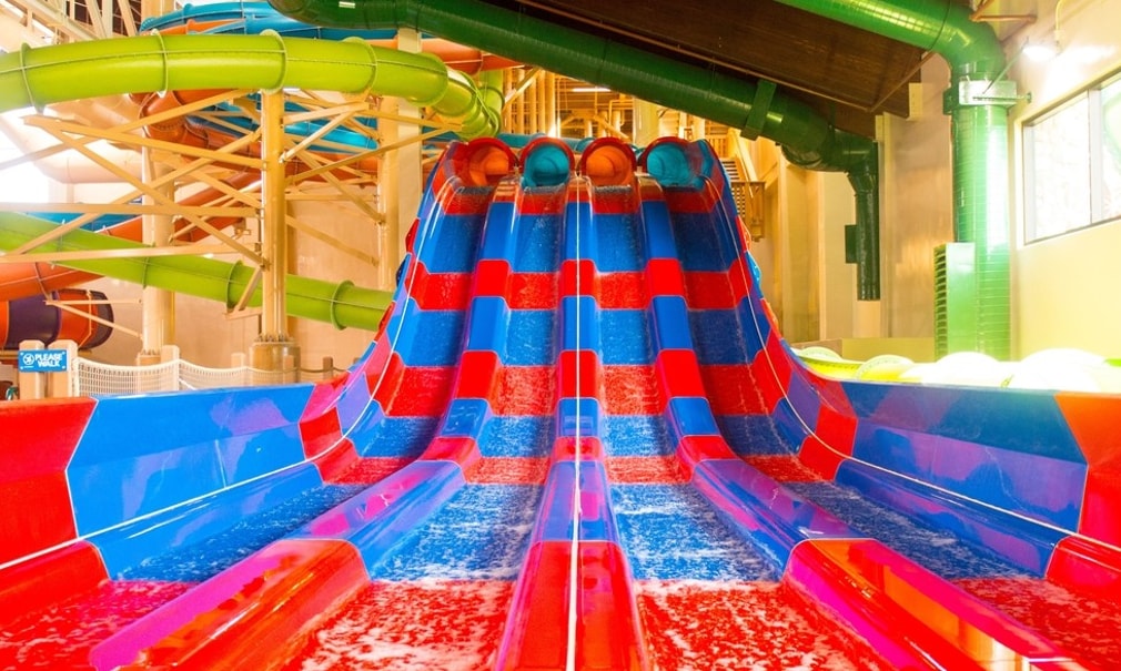 water slide image in great wolf lodge Anaheim