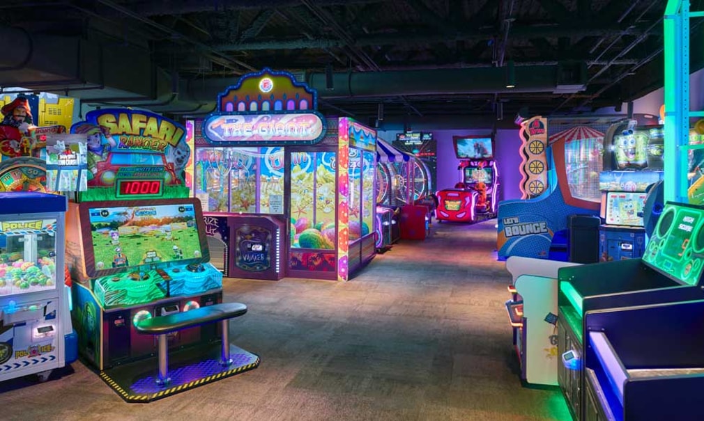 northern lights arcade at the water park resort