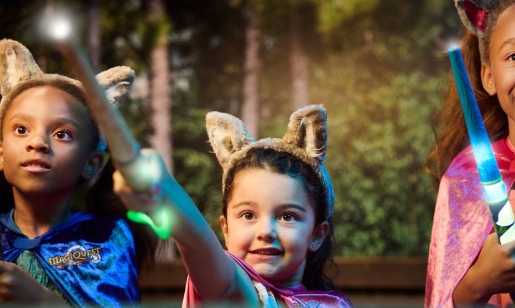 Girls playing MagiQuest