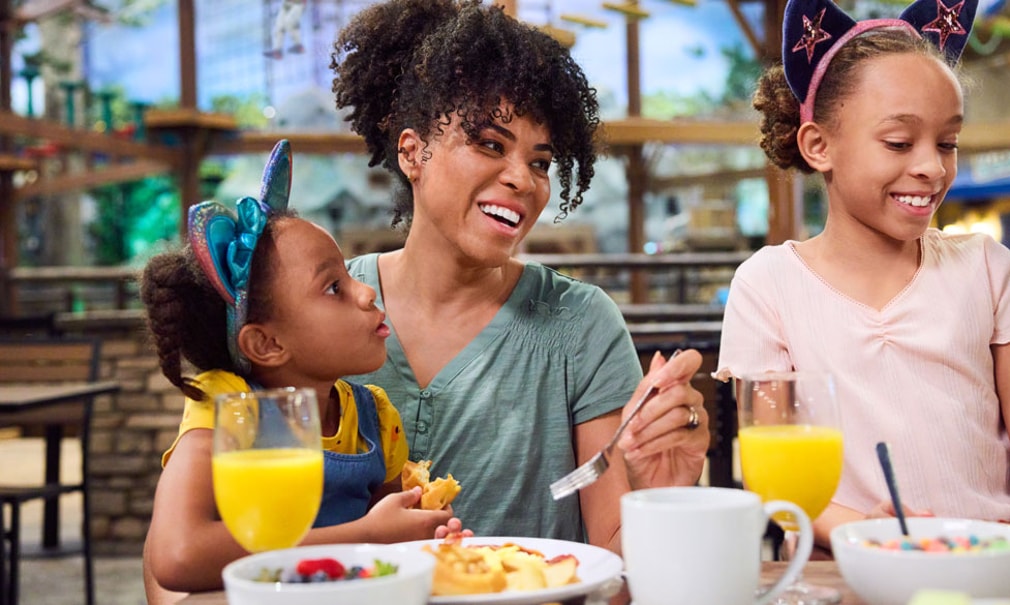 family having breakfast