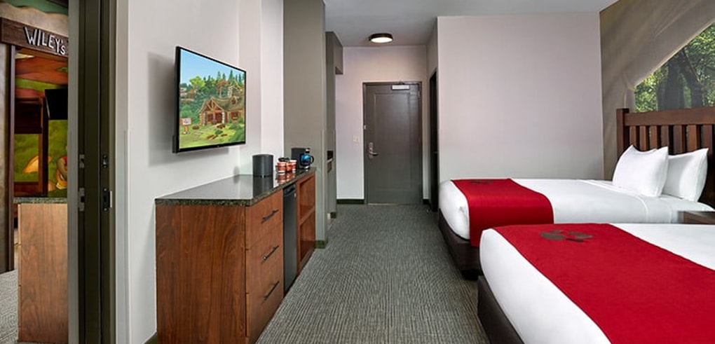 The Deluxe Wolf Den Suite