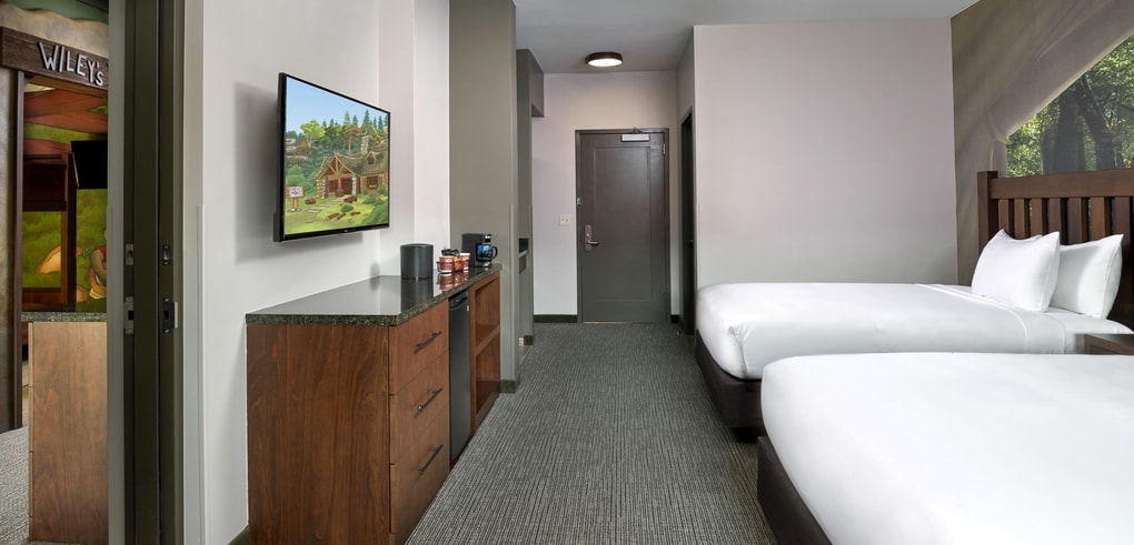 The Deluxe Wolf Den Suite