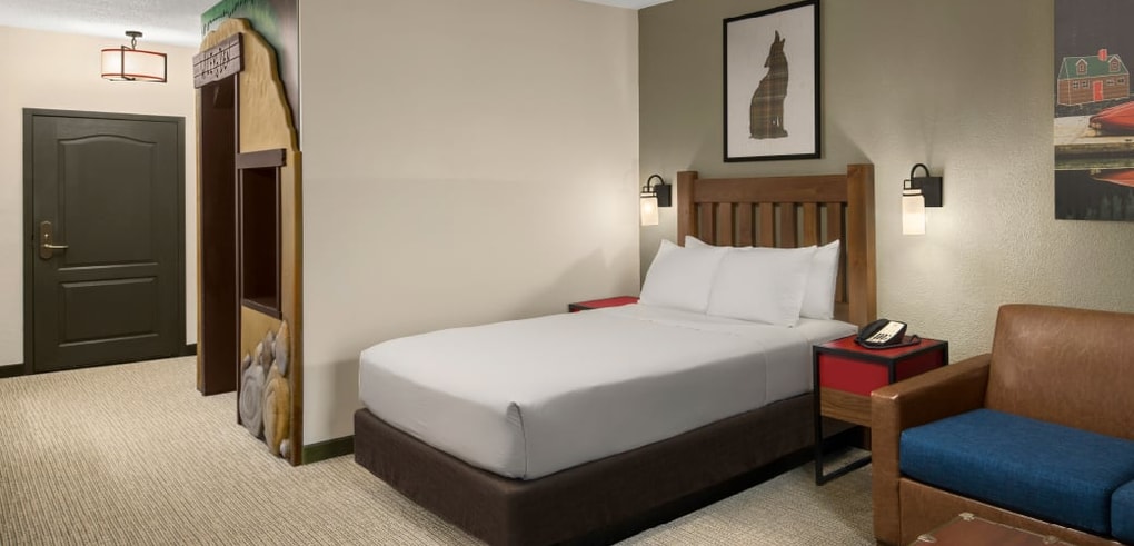 The Deluxe Wolf Den Suite