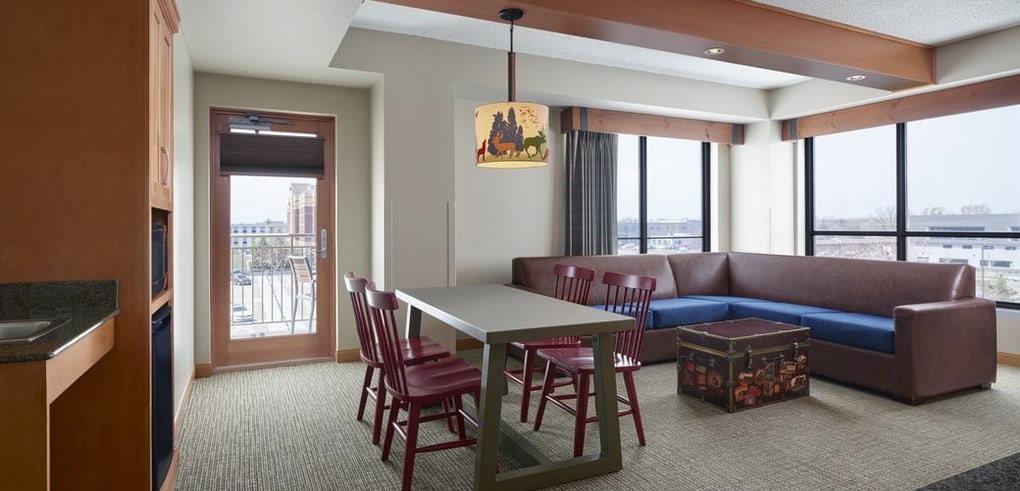 The Deluxe Majestic Bunk Bed Suite