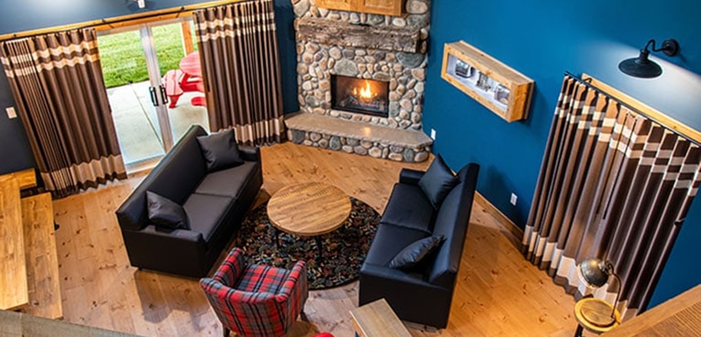 Living Room view of Timber Wolf Cottage at Great Wolf Lodge Niagara Falls, ON.