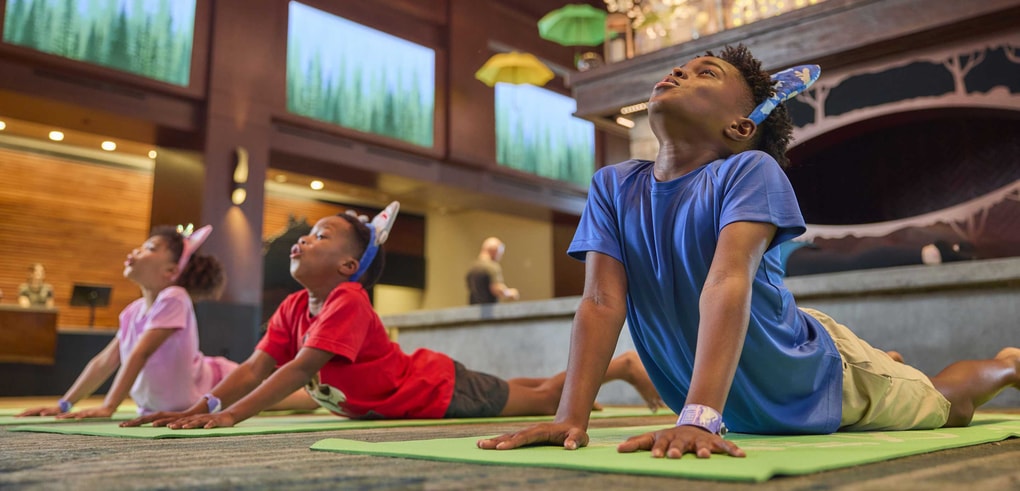 kids doing yoga at Great wolf Lodge