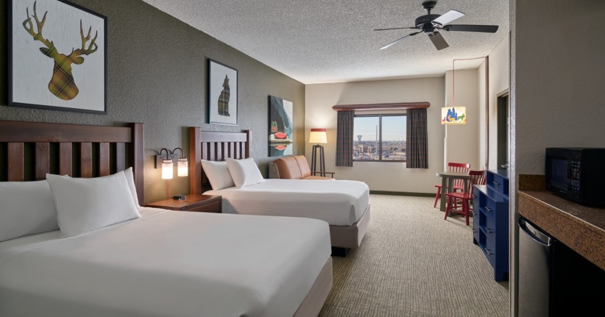 Guest room at Grapevine Great Wolf Lodge