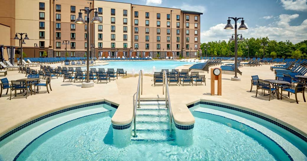 outdoor pool at the waterpark in maryland