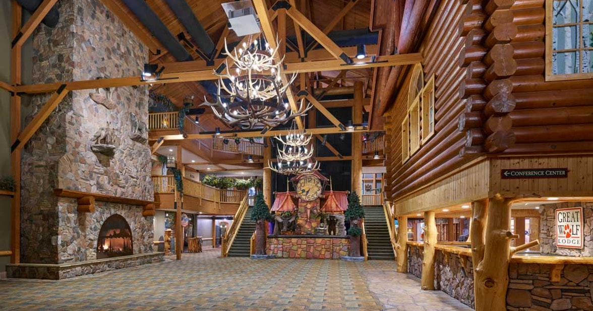 lobby area in traverse city resort