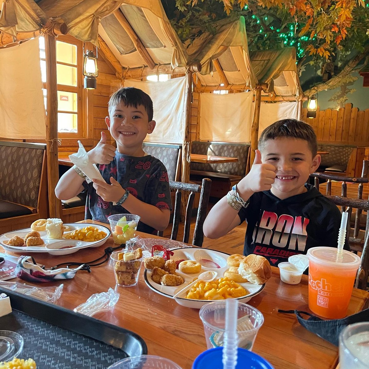 kids having lunch