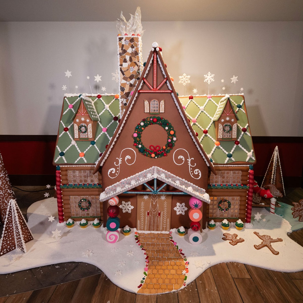 front view of life size gingerbread house maryland