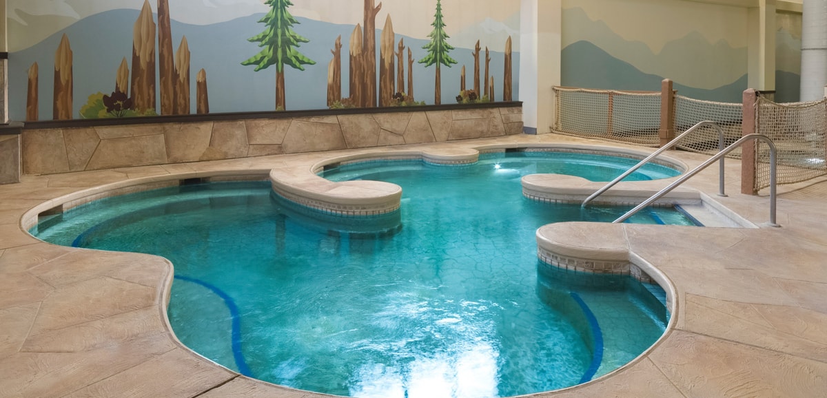 view of indoor hot tub