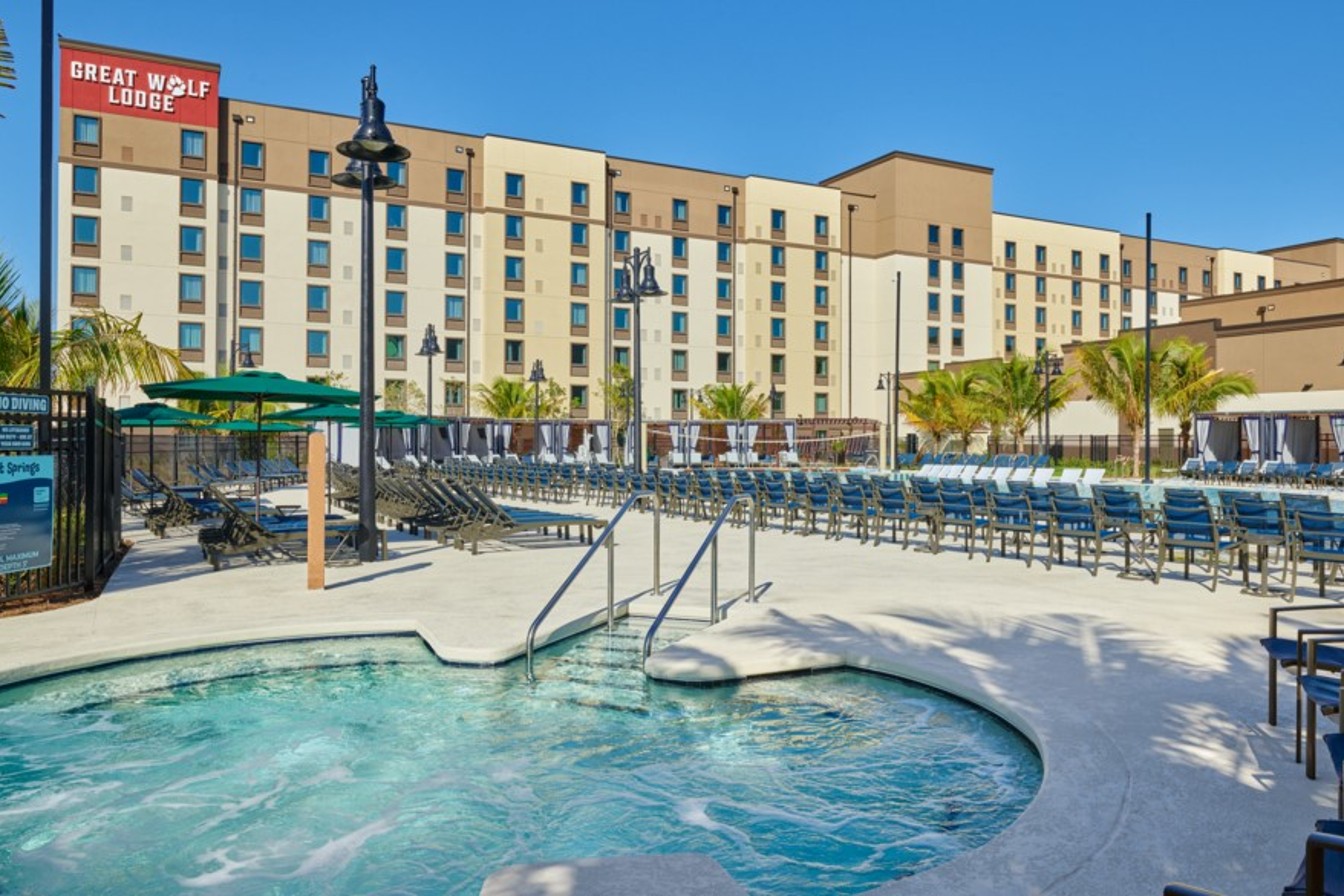 Exterior of Great Wolf Lodge at Naples