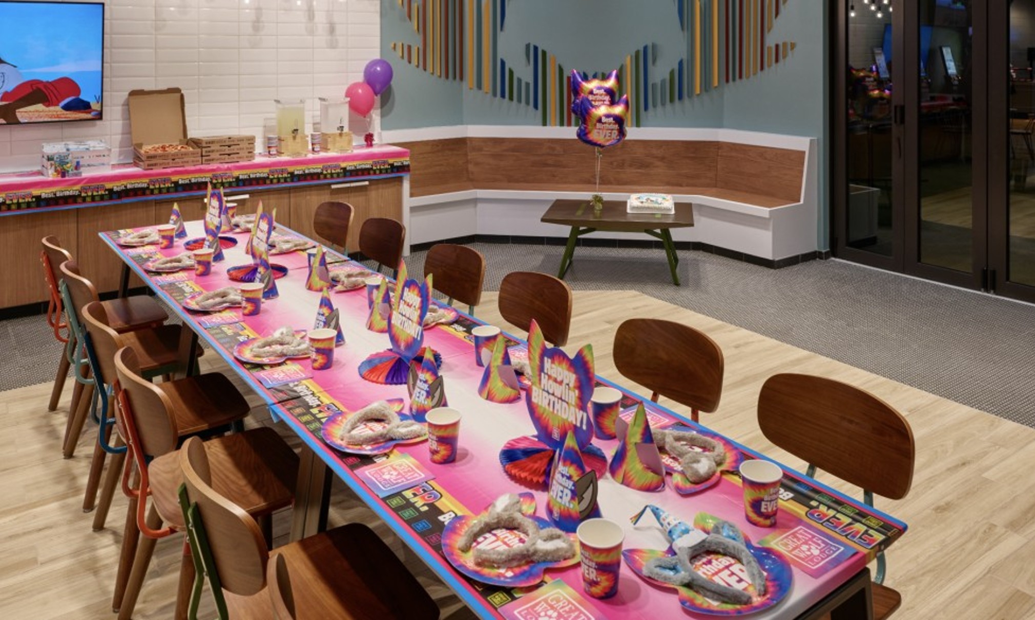 birthday table set up