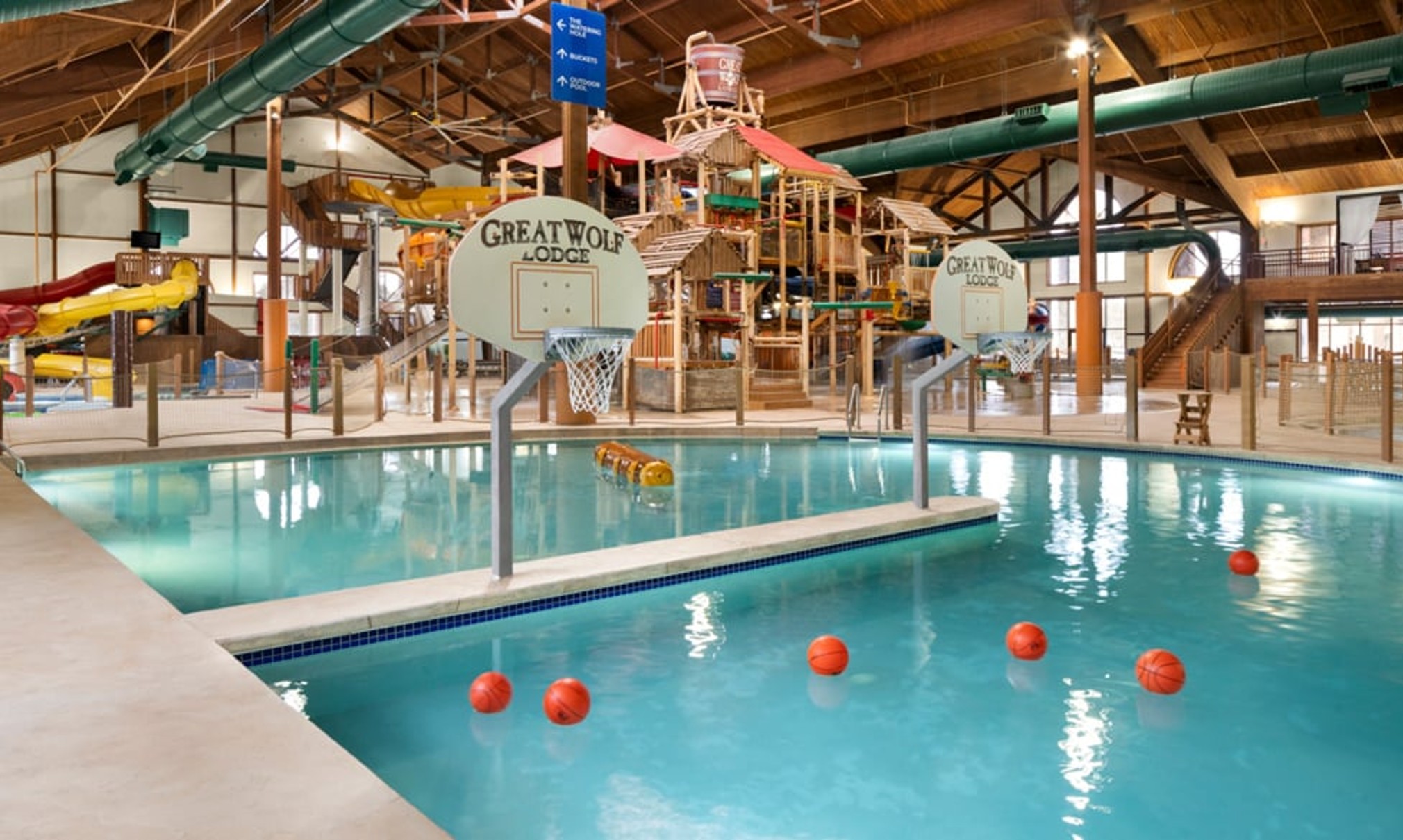 Great Wolf Sandusky  Chinook Cove pool