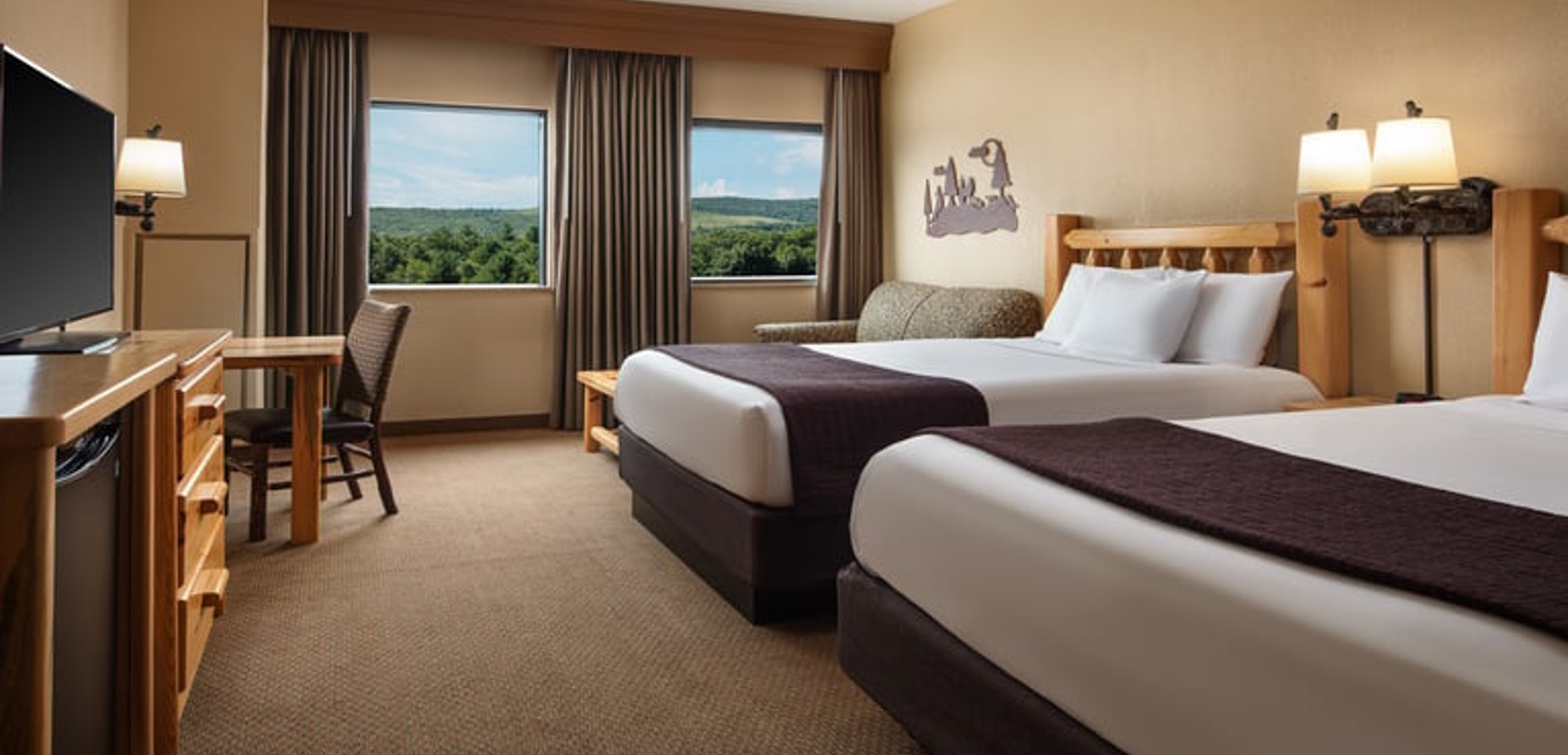 The Deluxe Queen Suite