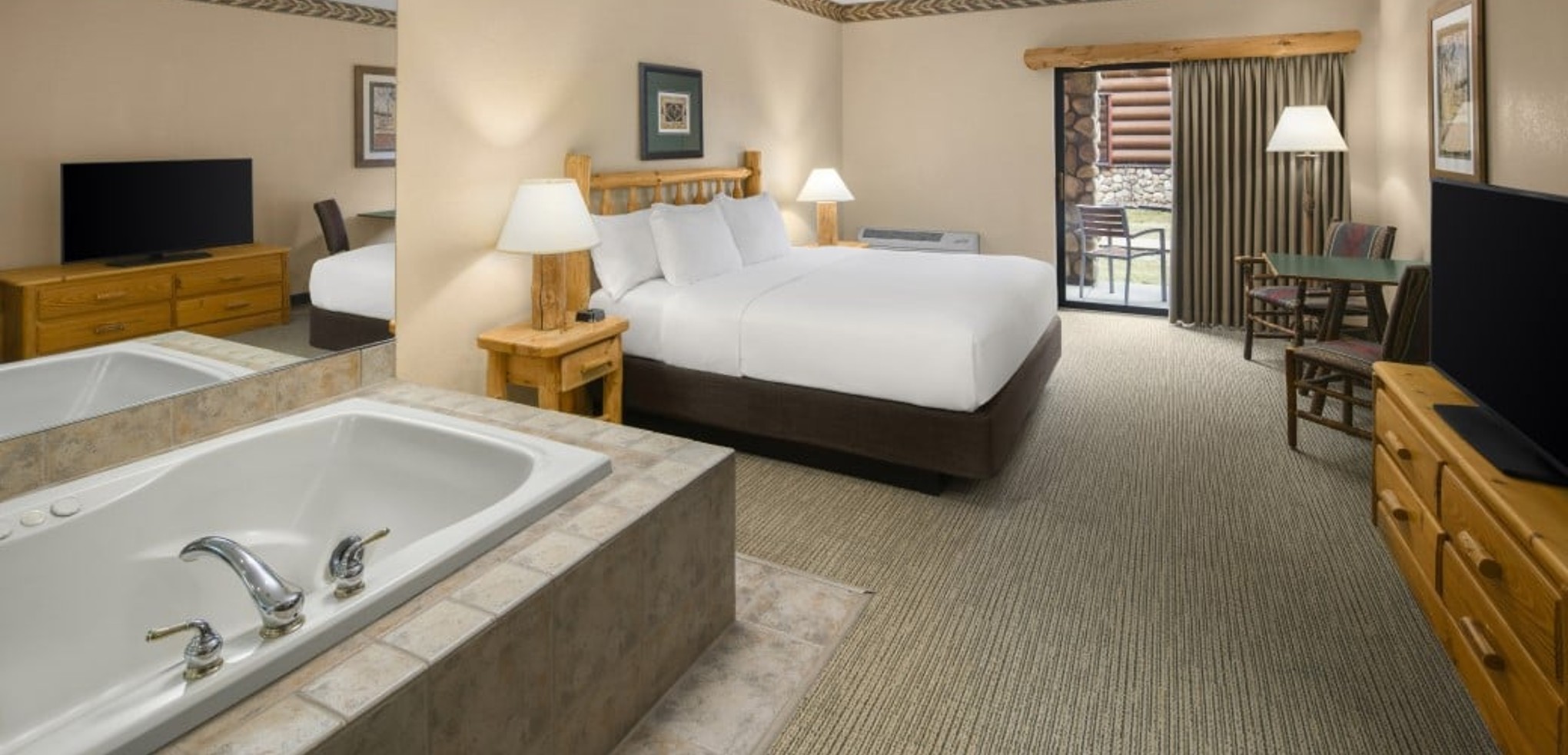 The Junior Whirlpool Suite