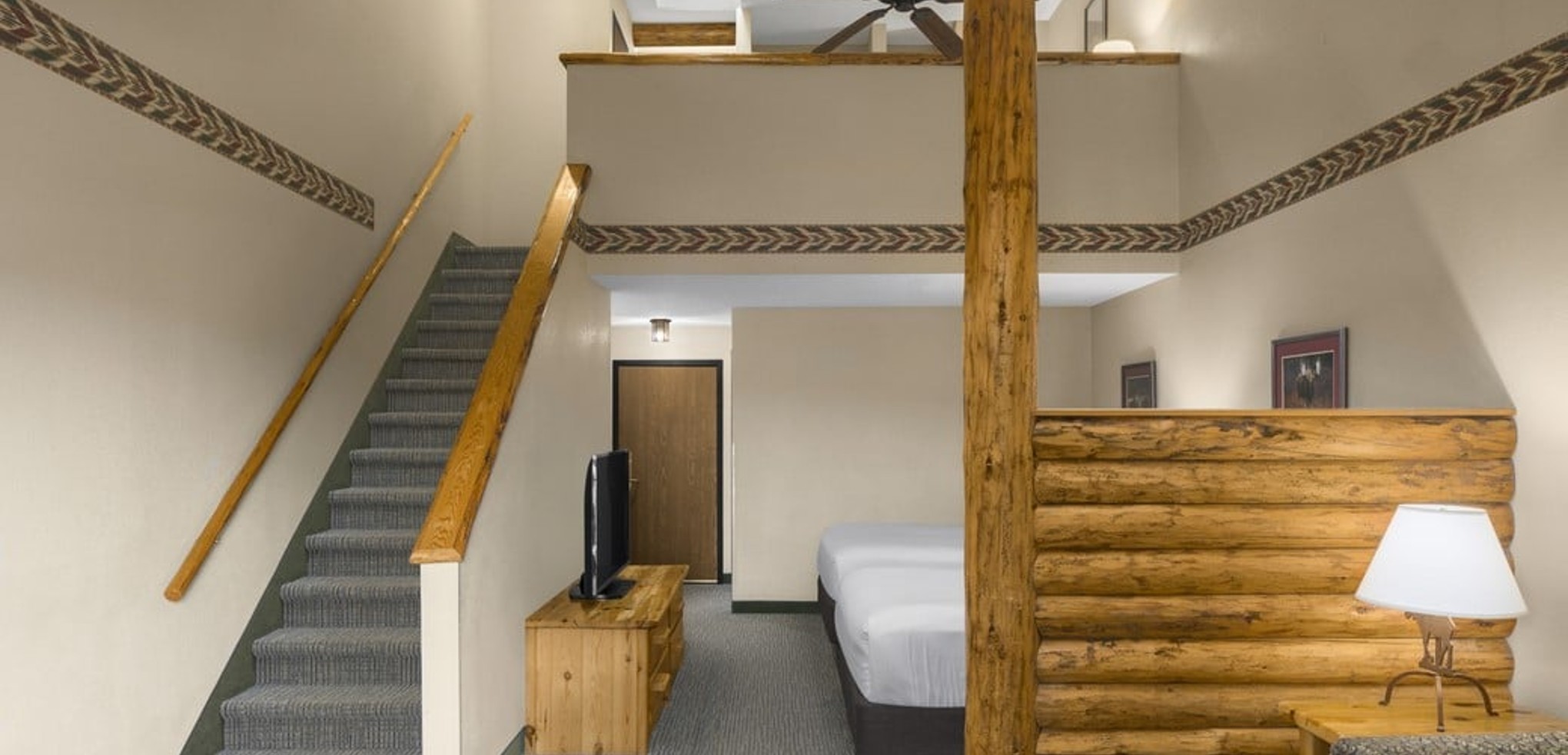 The Loft Fireplace Suite (Balcony with extra Half Bath)