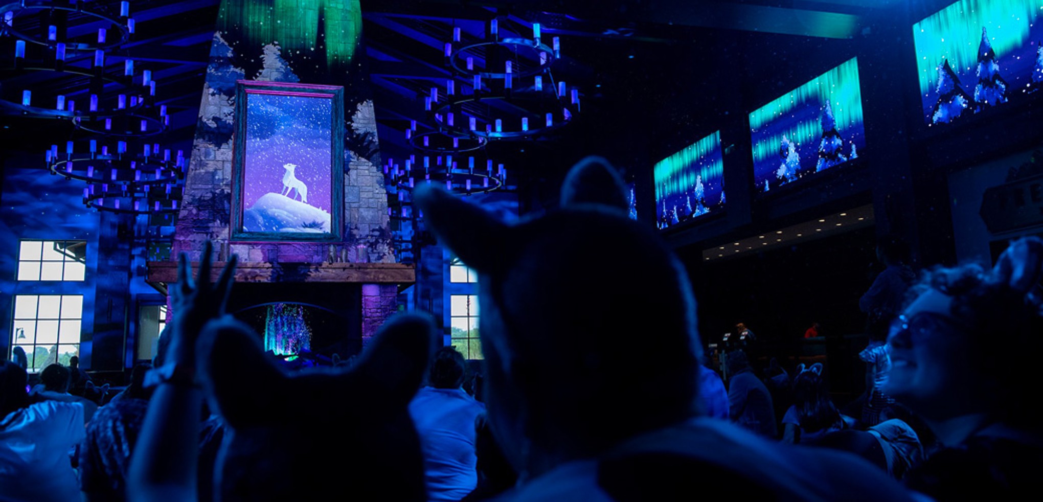 Legend of Luna lobby show at Great Wolf Lodge Maryland