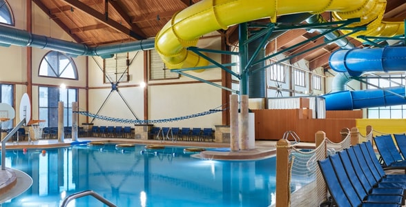 Kansas Great Wolf Lodge indoor pool overview