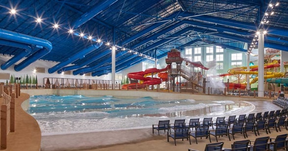 wave pool at waterpark in maryland