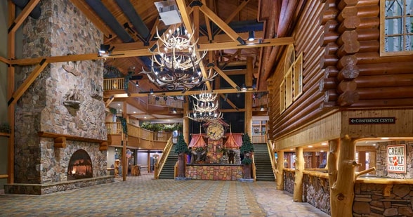 lobby area in traverse city resort