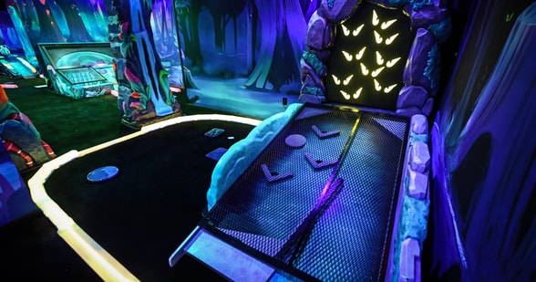 Black Light mini Golf