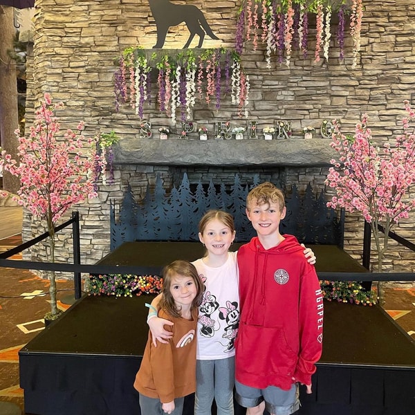 kids in a springtime decor