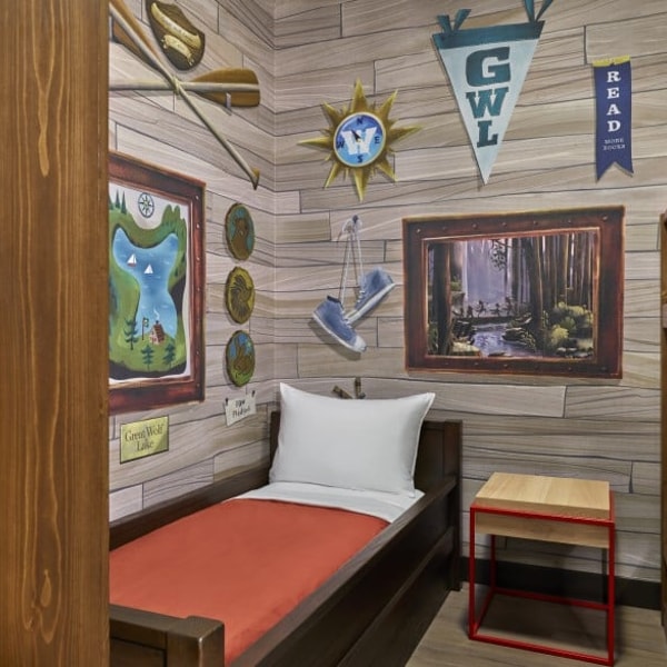 daybed in a KidCabin suite