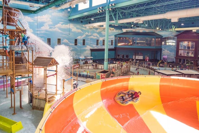 Indoor water park Chicago Illinois