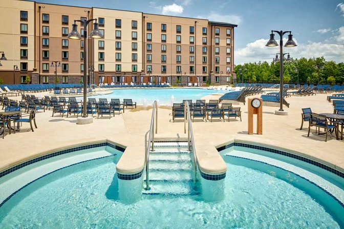 outdoor pool at the waterpark in maryland