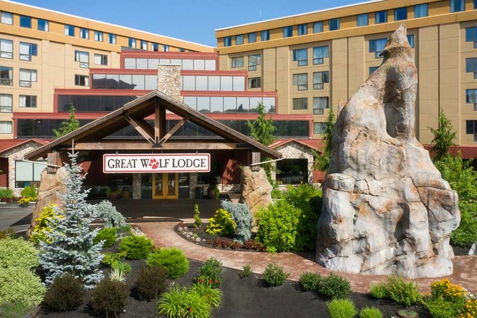 evening view of waterpark resort in new england