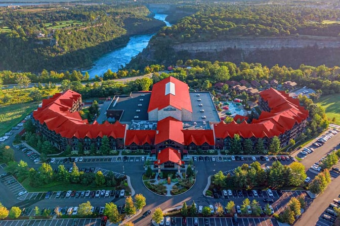 Niagara Falls water park and resort