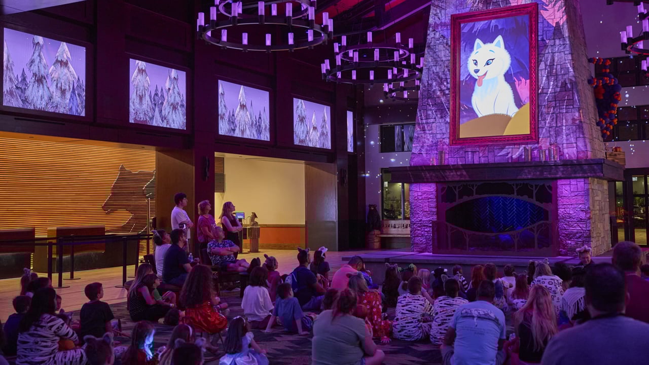 Guests enjoying an immersive storytelling at great wolf lodge