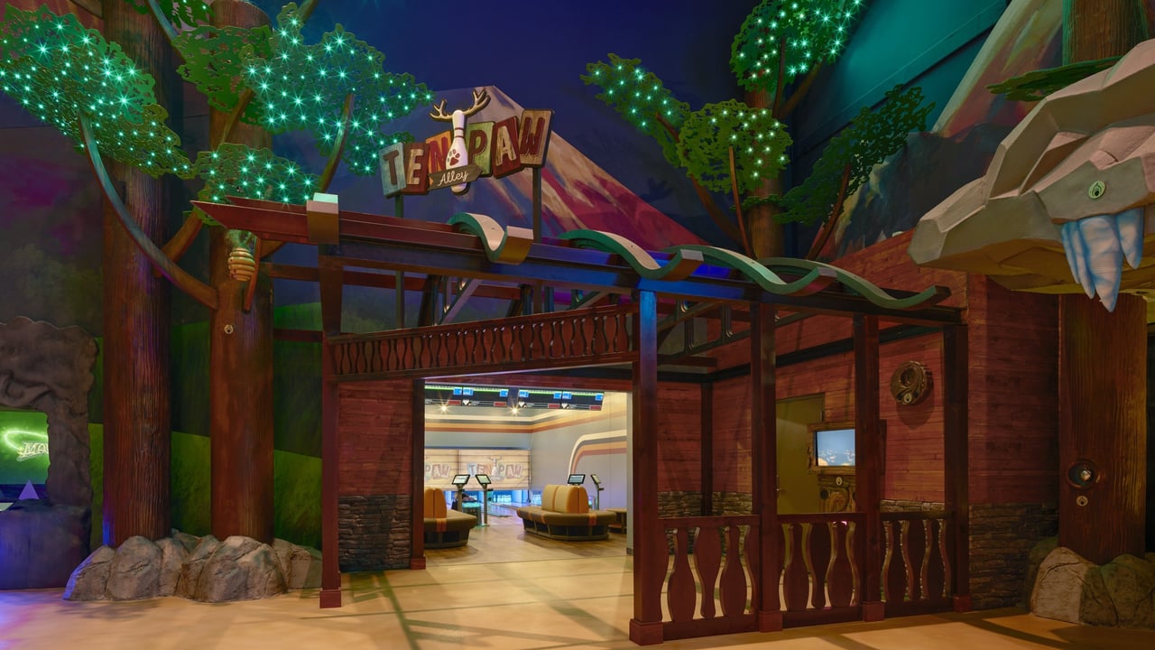 Entrance to the Ten Paw Alley