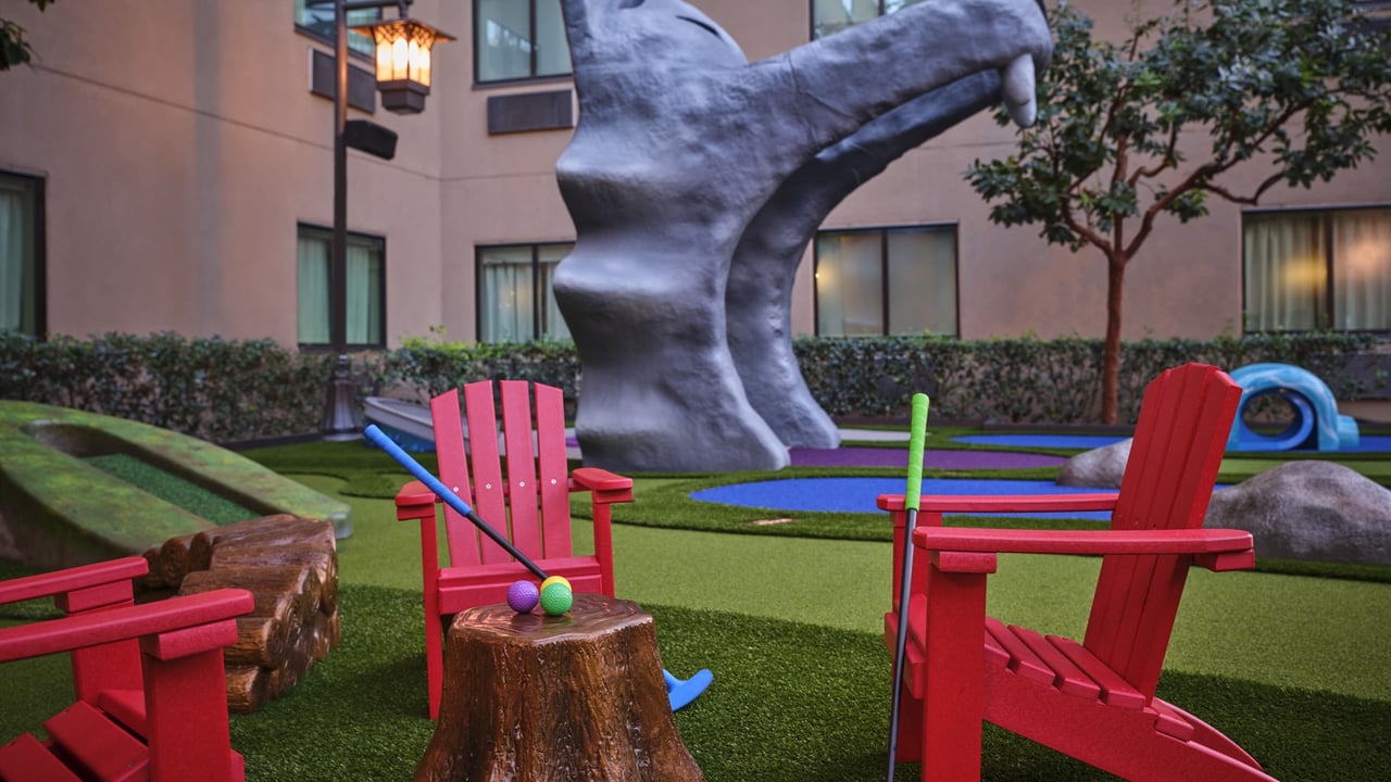 Mini golf course seating arrangement