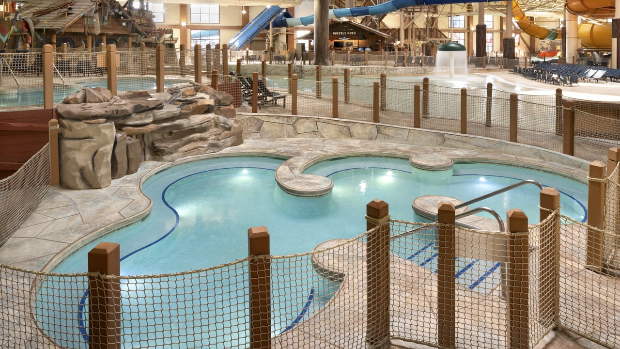 view of the hot tub area