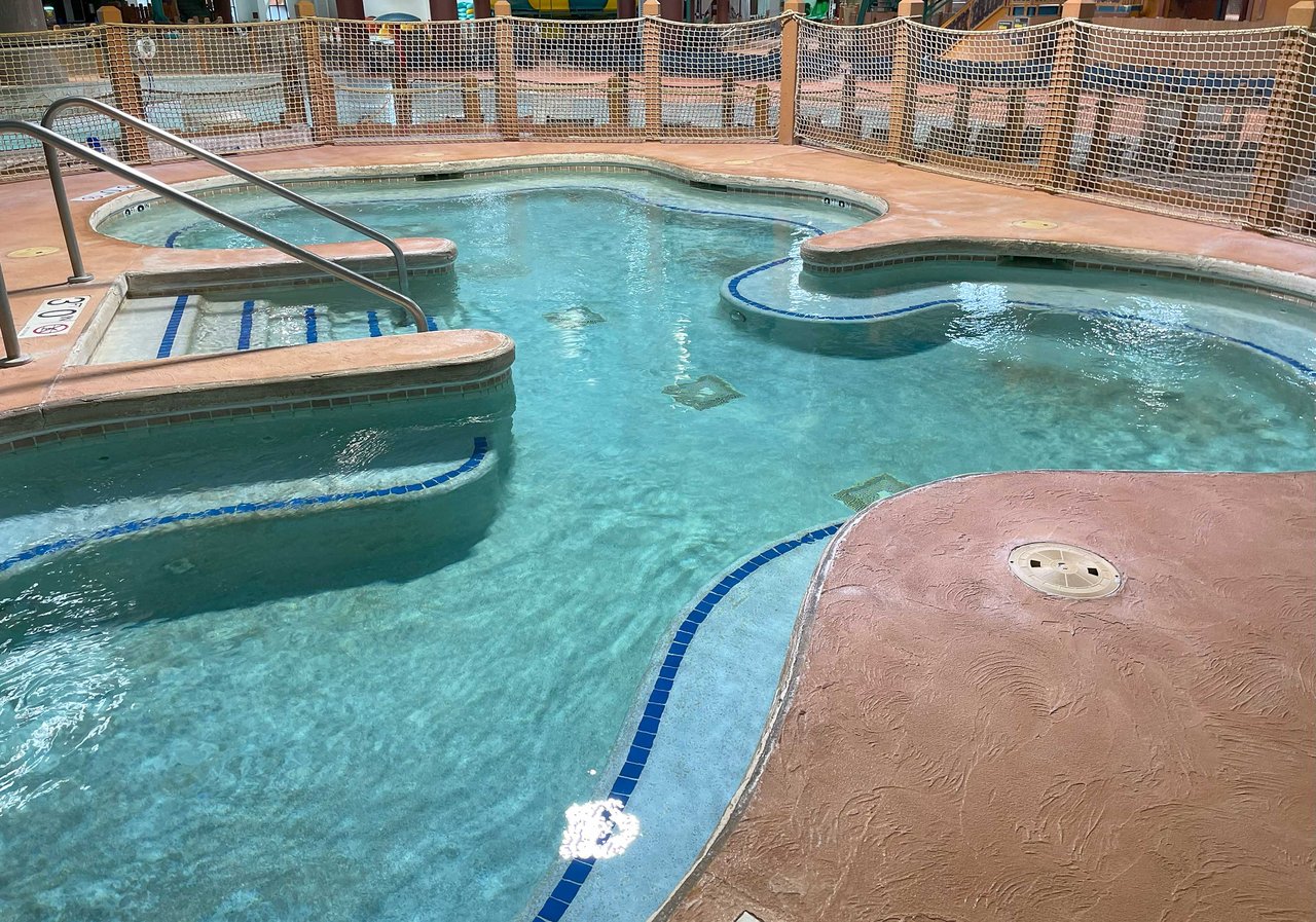 indoor hot tub at Great Wolf Lodge Poconos
